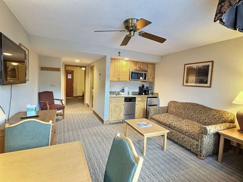 Accessible & Pet-Friendly | Walk to Lifts | Pool