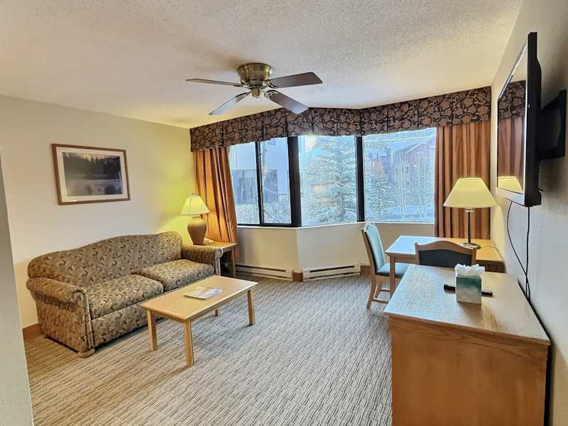 Accessible & Pet-Friendly | Walk to Lifts | Pool