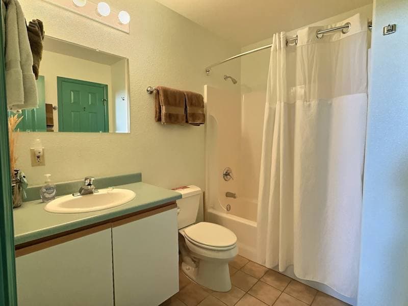 3BR Log Cabin in the Pines | Sleeps 6 | Fireplace