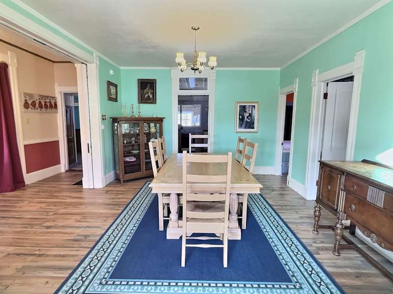 4BR Victorian - Hot Tub - Sauna - Sleeps 10!