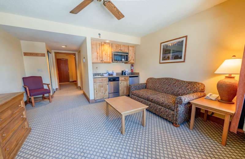 Grand Lodge Studio 153 — Walk to Ski Lifts, Pool, Hot Tub