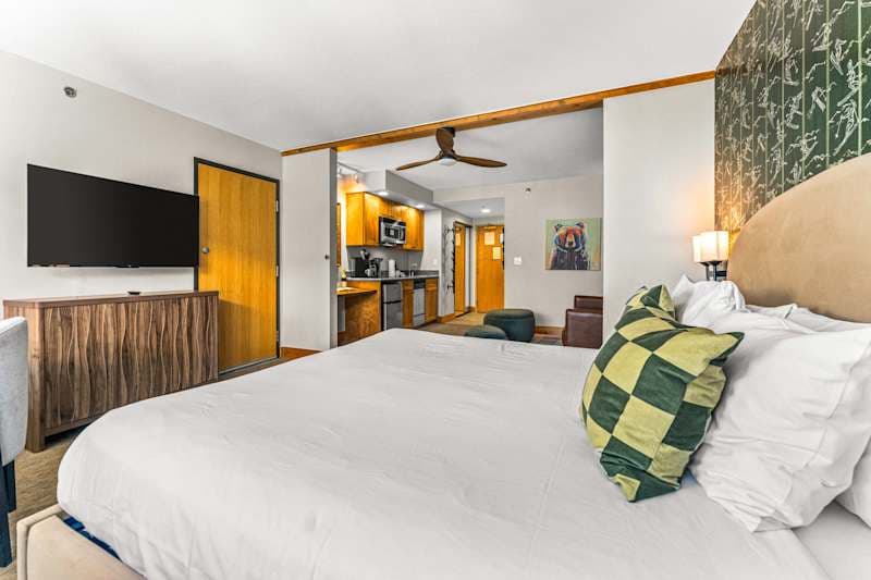 Grand Lodge Studio 412 — Pet-Friendly, Ski-In/Out Mt Crested Butte | Traverse