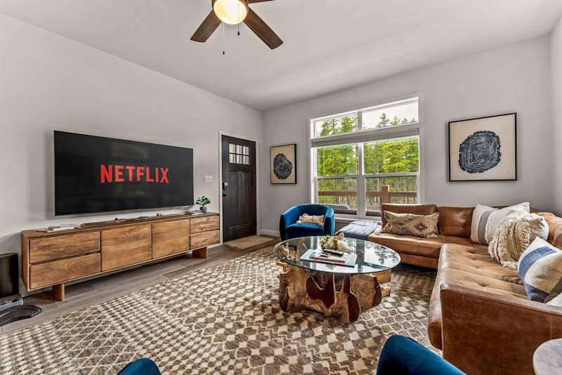 Westwoods Mountain Home — 4BR with Sauna + Shuffleboard