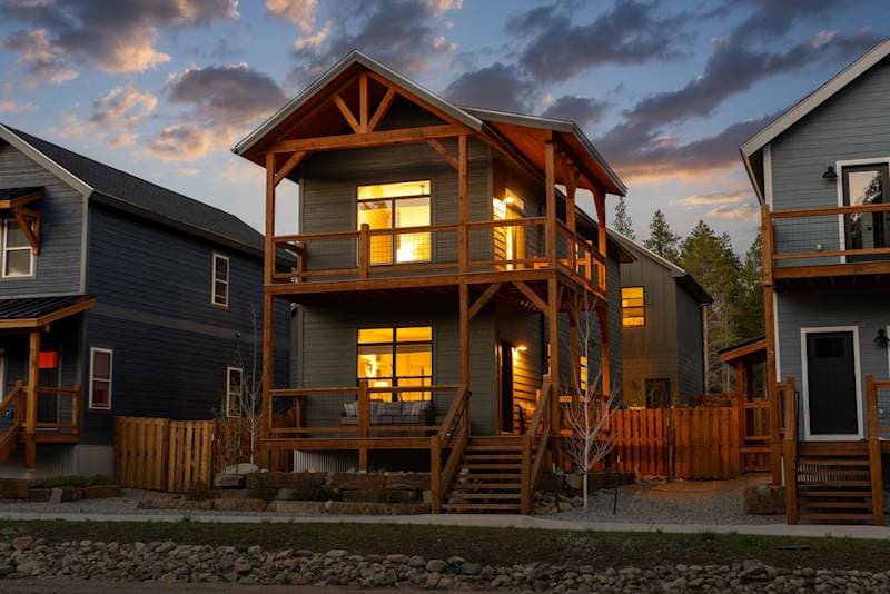 Westwoods Mountain Home — 4BR with Sauna + Shuffleboard