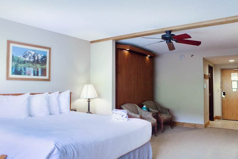 Stellar Location, Pool, Steam Room, Gym