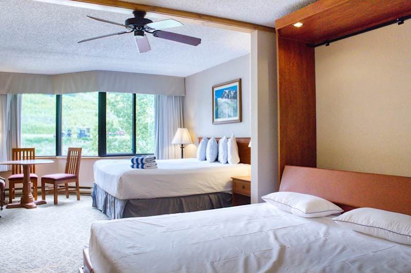 Stellar Location, Pool, Steam Room, Gym