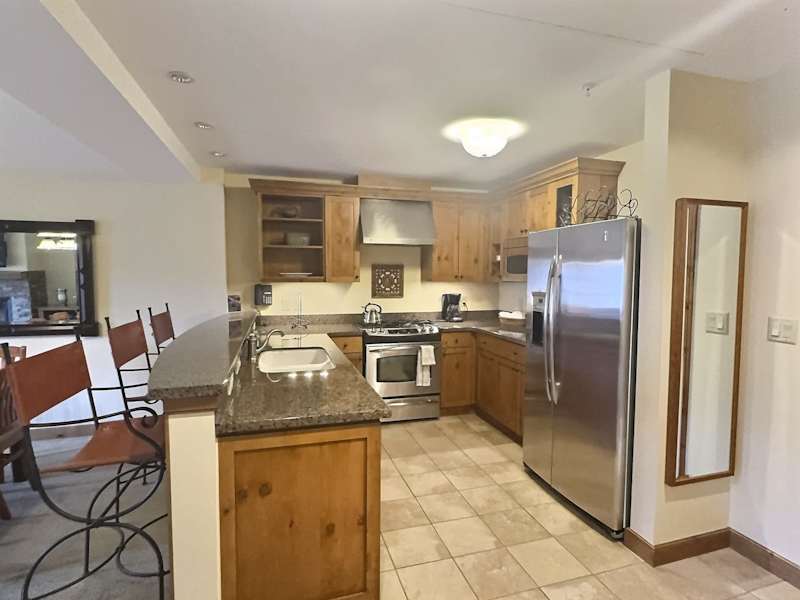 1 Bedroom, Top floor, Vaulted open space, Base Area Luxury