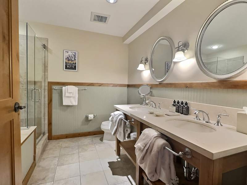 King Room at Base, Pool & Hot Tub