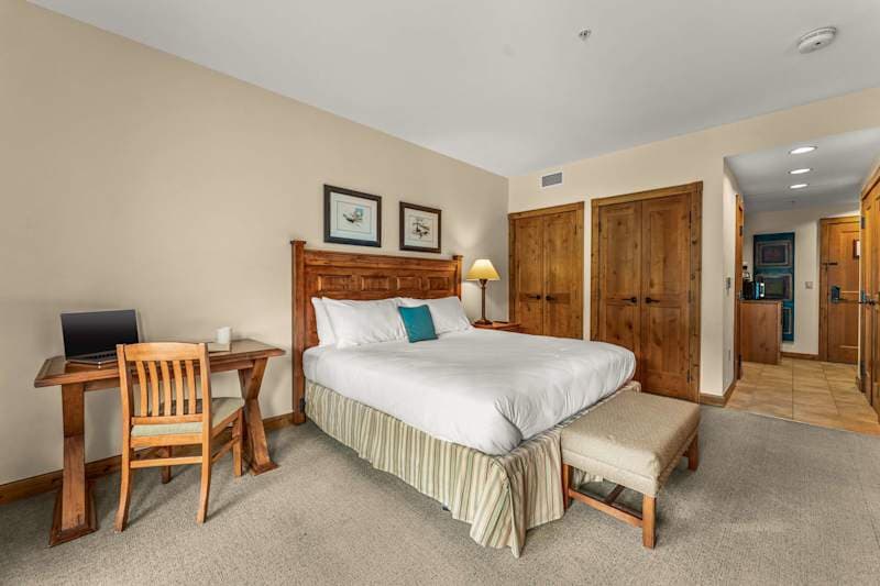2 Bedroom Condo at the Lodge at Mountaineer Square, Hot Tub and Pool