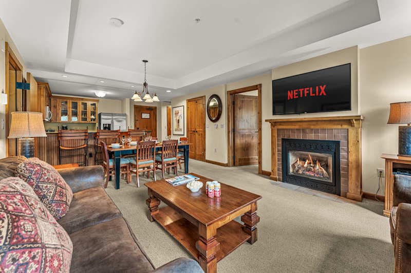 2 Bedroom Condo at the Lodge at Mountaineer Square, Hot Tub and Pool