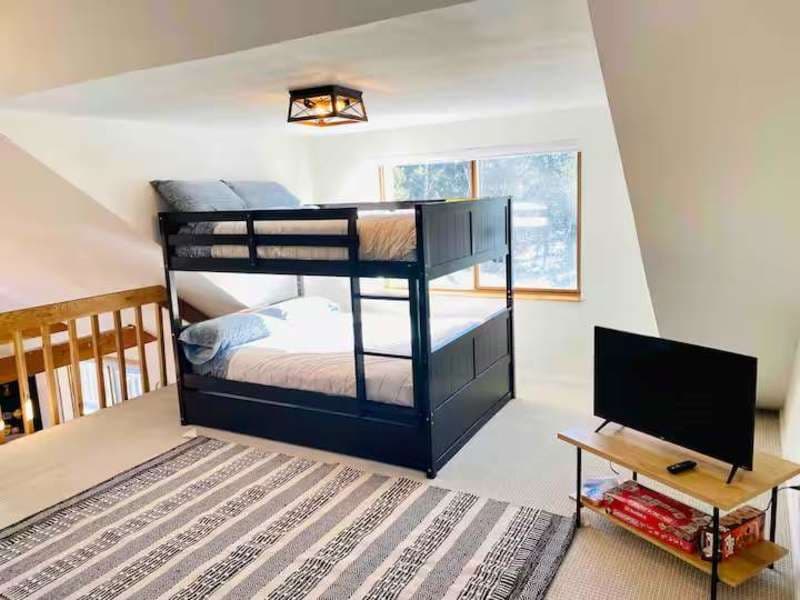The Spruce Cabin — 14er Trails | Wood Stove | Pets OK | Sleeps 6
