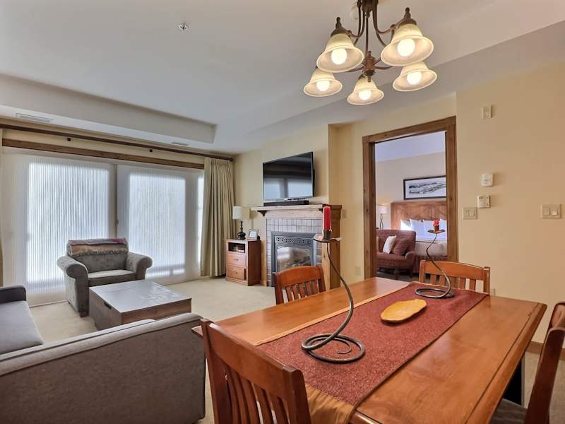 Mountaineer Square 313 — Ski-Base Condo, Pool & Hot Tub