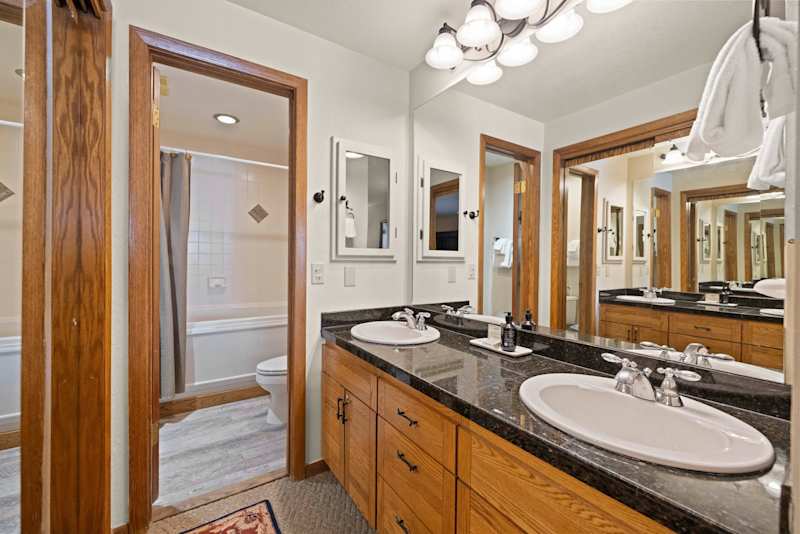 Plaza at Woodcreek 431 - 2BR Ski Condo with Hot Tub & Sauna