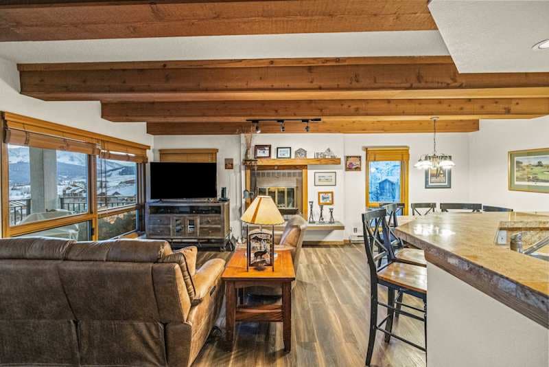 The Plaza 536 — 2BR Condo with Hot Tubs, Sauna & Pickleball