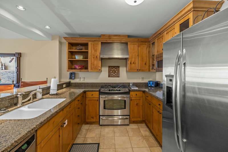 1 Bedroom, Top floor, Vaulted open space, Base Area Luxury