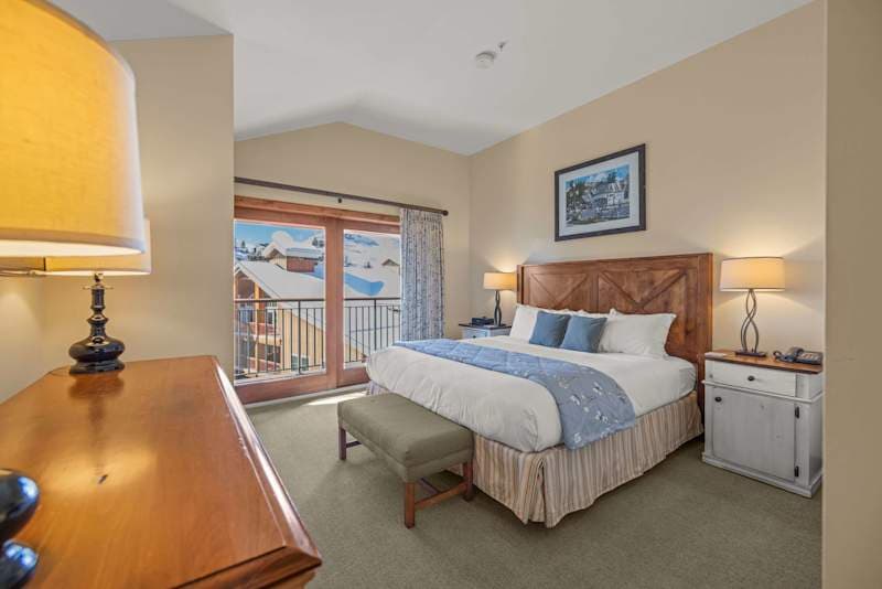 1 Bedroom, Top floor, Vaulted open space, Base Area Luxury