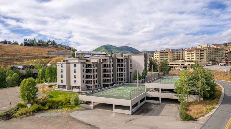 Hot Tub Condo by Ski Lifts w/ Mountain View