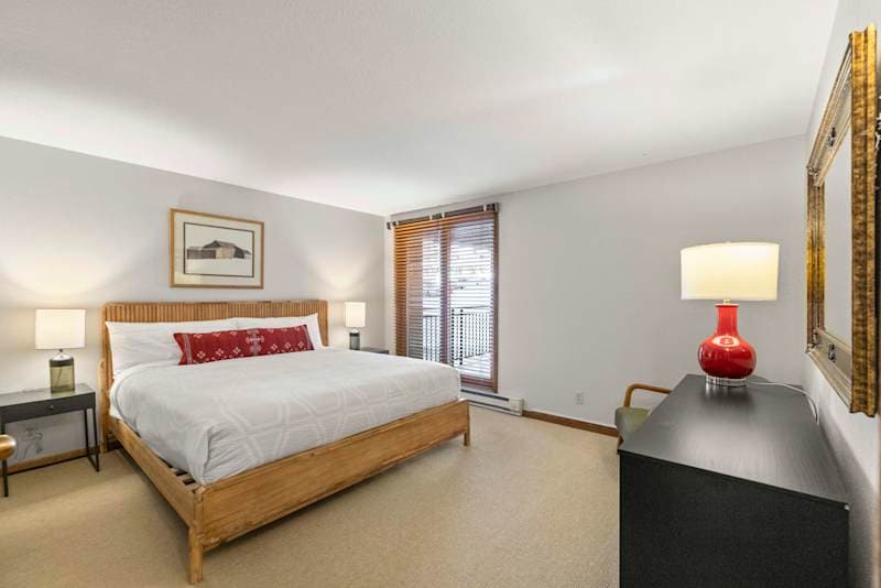 Plaza 241 at Woodcreek — 2BR Walk to Crested Butte Lifts