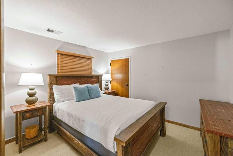 Plaza 241 at Woodcreek — 2BR Walk to Crested Butte Lifts