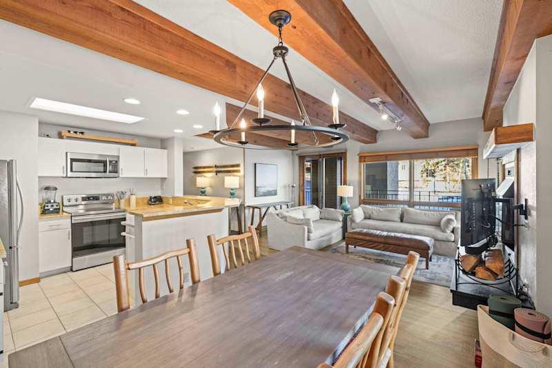 Plaza 241 at Woodcreek — 2BR Walk to Crested Butte Lifts