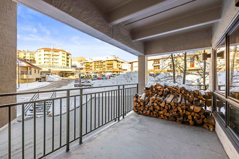 Plaza 241 at Woodcreek — 2BR Walk to Crested Butte Lifts