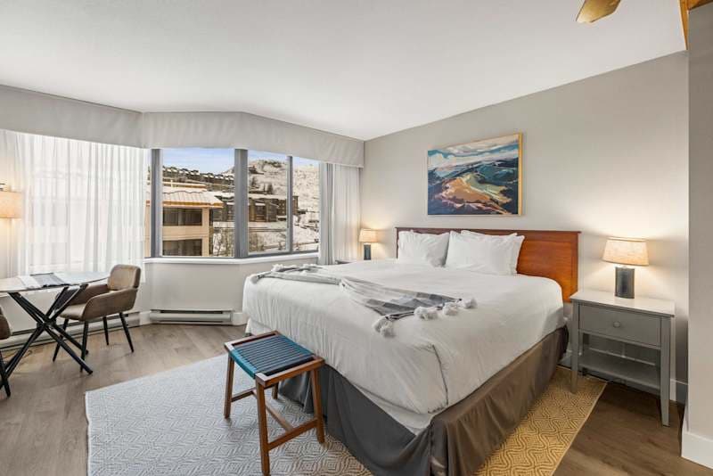 Grand Lodge CB #518 — Remodeled Ski-In/Out, Hot Tub, Pets