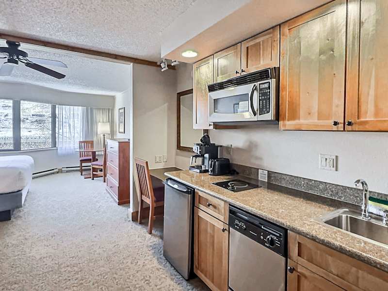 Pet-Friendly | Walk to Lifts | Pool & Hot Tub
