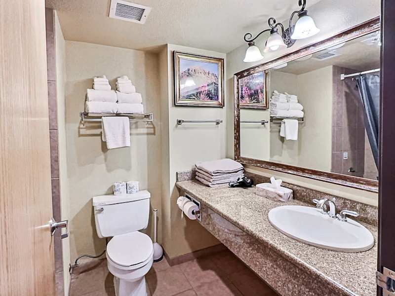 Pet-Friendly | Walk to Lifts | Pool & Hot Tub