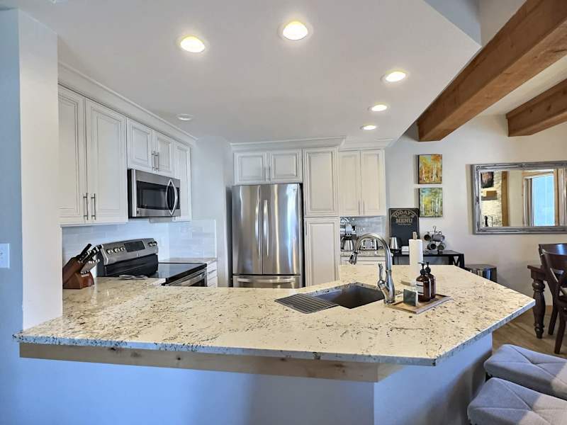 Plaza 538 at Woodcreek, 2BR Condo 100 Yds to Crested Butte Lifts
