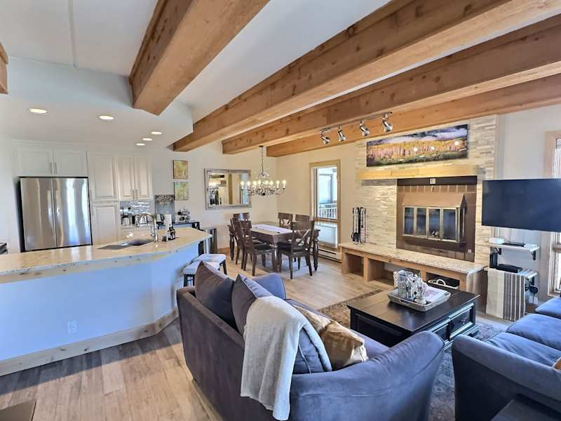 Plaza 538 at Woodcreek, 2BR Condo 100 Yds to Crested Butte Lifts
