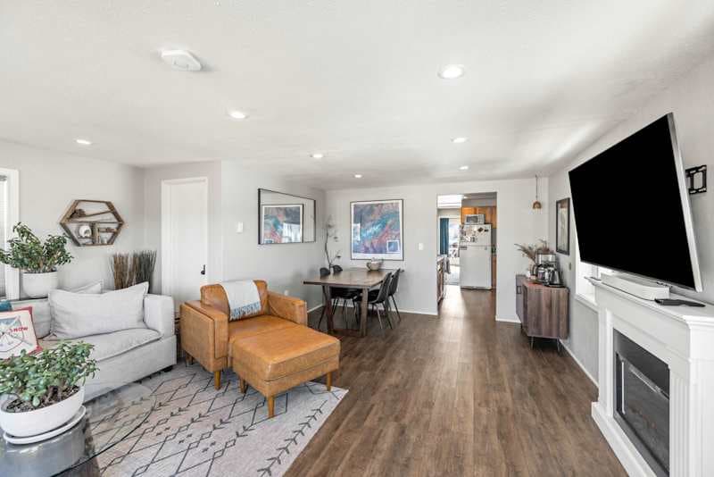 Dairy Flat — Pet-Friendly 2BR with Hot Tub, Walk to Downtown Leadville