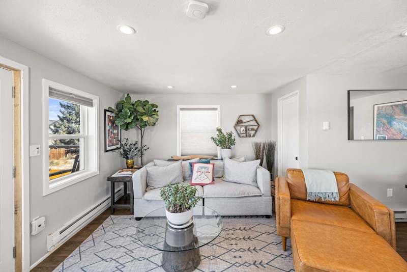 Dairy Flat — Pet-Friendly 2BR with Hot Tub, Walk to Downtown Leadville