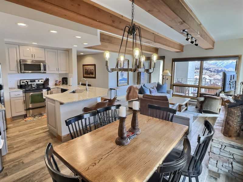 The Plaza 336 , Walk to Crested Butte Lifts & 2 Hot Tubs