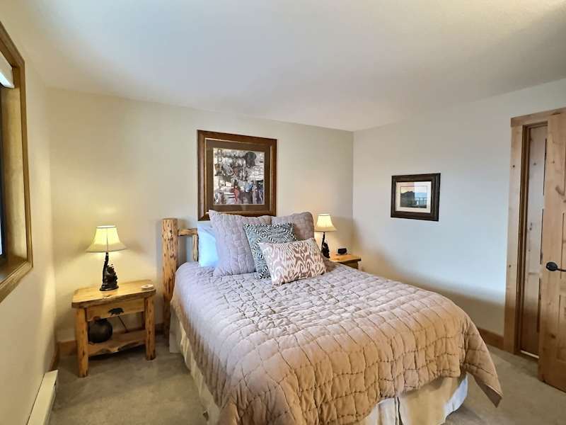The Plaza 336 , Walk to Crested Butte Lifts & 2 Hot Tubs