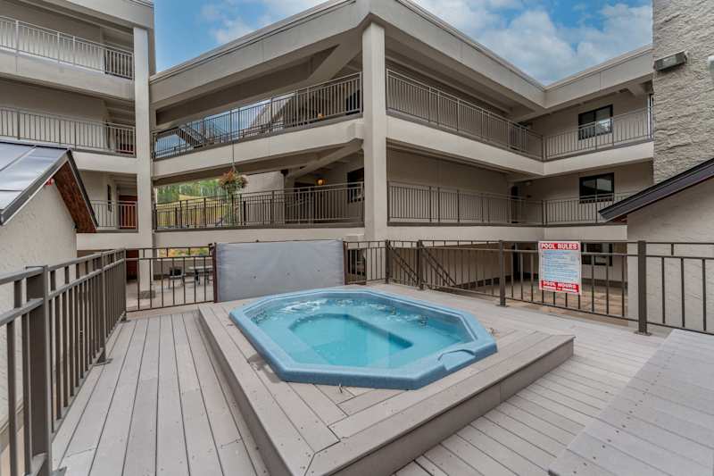 The Plaza 336 , Walk to Crested Butte Lifts & 2 Hot Tubs