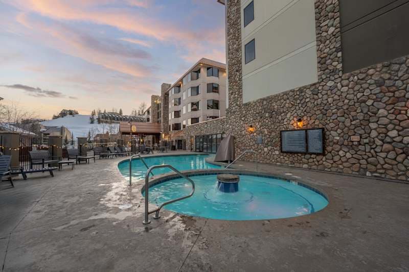 Grand Lodge Crested Butte Ski-In/Out Condo | Pets Ok #207