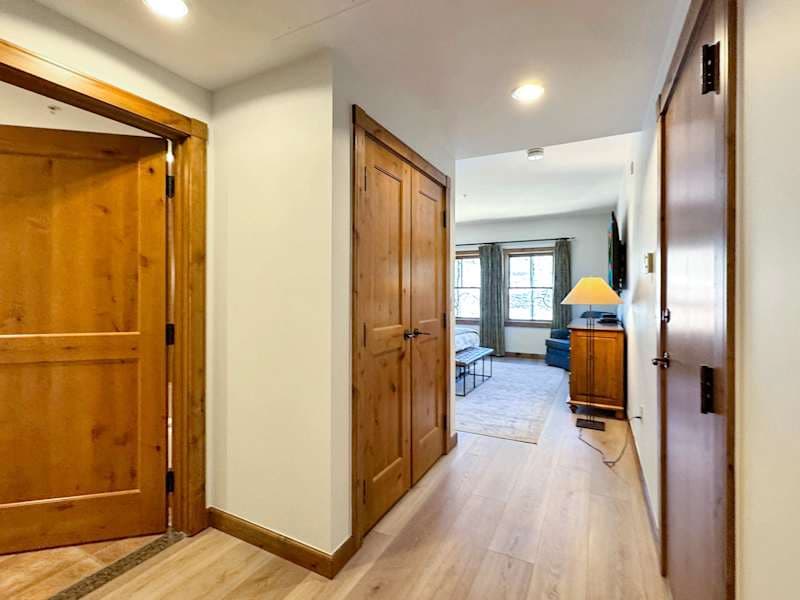 Beautiful King Room in the Lodge at Mountaineer Square