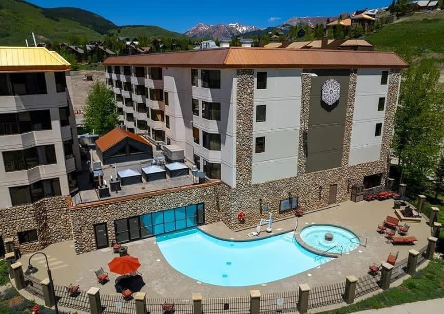 Grand Lodge 453 – King Suite, Walk to Lifts, Pool & Hot Tub, Mountain View